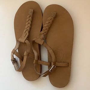 Women’s tan rainbow sandals